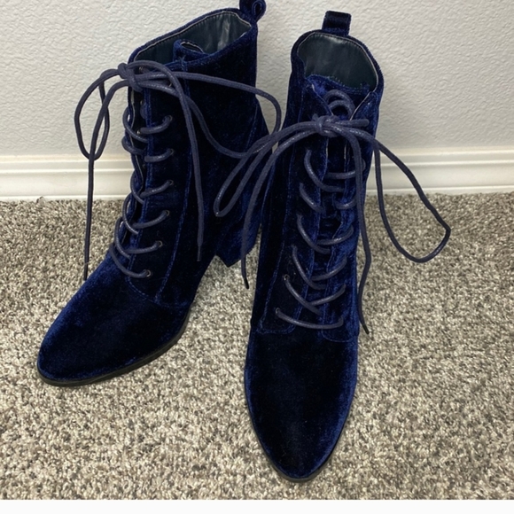 Beautiful velvet Navy Blue Ankle boots size 11 - Picture 2 of 4